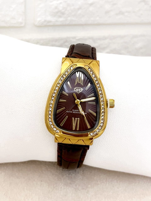 RELÓGIO FEMININO ANALÓGICO - CABEÇA DE COBRA PULSEIRA COURO SINTÉTICO MARROM (RESISTENTE A ÁGUA)