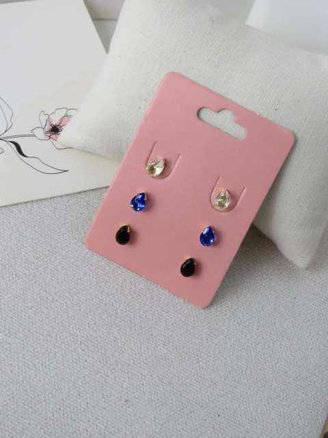 BRINCO CARTELA FOLHEADO A OURO - TRIO GOTINHA ZIRCONIA CRISTAL/AZUL/PRETO