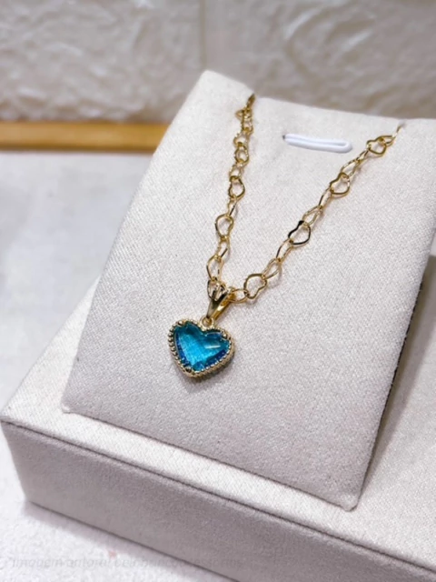 COLAR FOLHEADO A OURO - CORRENTE CORAÇÕES E PINGENTE CORAÇÃO AZUL CLARO