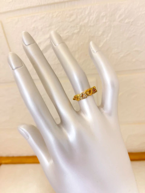 ANEL FOLHEADO A OURO COM BANHO DE VERNIZ - REGULAVEL