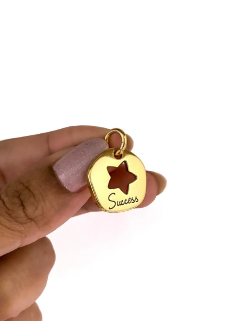 PINGENTE BANHADO A OURO E VERNIZ ITALIANO - ESTRELA SUCESSO