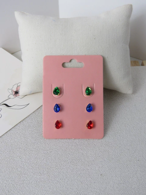 BRINCO CARTELA FOLHEADO A OURO - TRIO GOTINHA ZIRCONIA VERDE/ZUL/VERMELHO