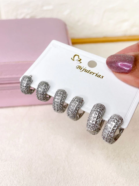 CARTELA 3 PARES TRIO BRINCO ARGOLINHA CRAVEJADA BIJU FINA - PRATEADO