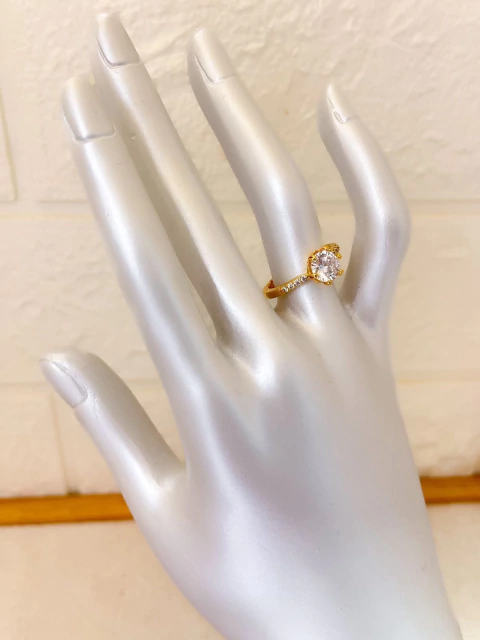 ANEL FOLHEADO A OURO COM BANHO DE VERNIZ - REGULAVEL