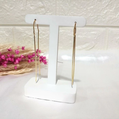 BRINCO FOLHEADO A OURO FIO AGULHA