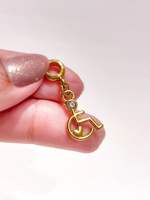 BERLOQUE BANHADO A OURO E VERNIZ ITALIANO - CADEIRA DE RODAS