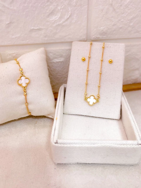 CONJUNTO FOLHEADO A OURO - INFANTIL 3 PEÇAS TREVO PEROLADO