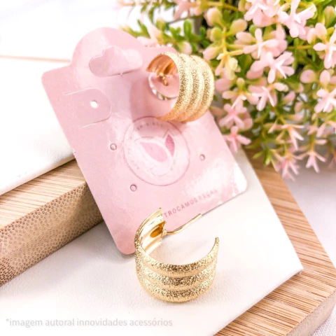 BRINCO FOLHEADO A OURO ARGOLA FOSQUEADA TRIONDA