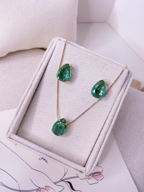 CONJUNTO FOLHEADO A OURO 18K PINGENTE ZIRCONIA GOTA VERDE