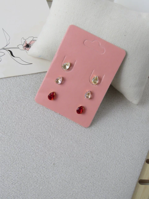 BRINCO CARTELA FOLHEADO A OURO - TRIO GOTINHA ZIRCONIA CRISTAL/ ROSA/ VERMELHO