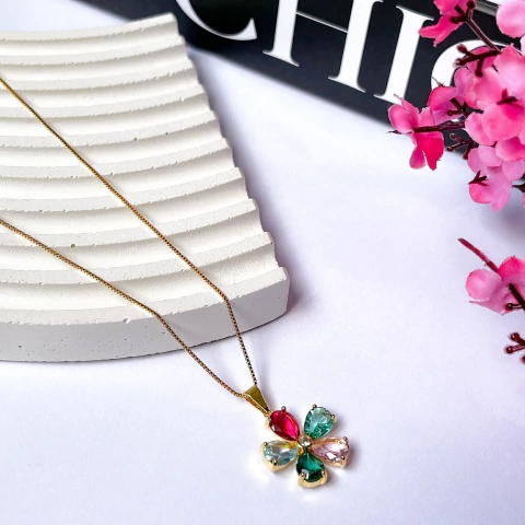 COLAR FOLHEADO A OURO 18K - PINGENTE FLOR ZIRCONIA COLORIDO