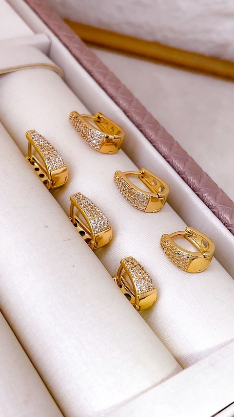 CARTELA 3 PARES TRIO BRINCO ARGOLINHA CRAVEJADA BIJU FINA - DOURADO