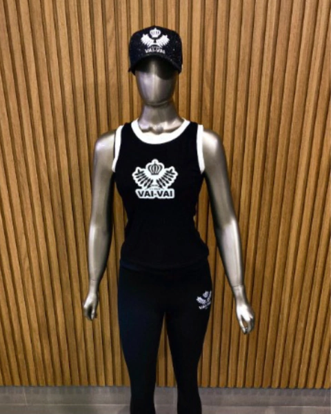 REGATA PRETA COM DETALHE OFF WHITE - comprar online