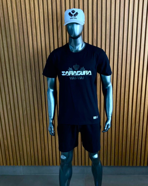 CAMISETA REGULAR PRETA SARACURA - comprar online