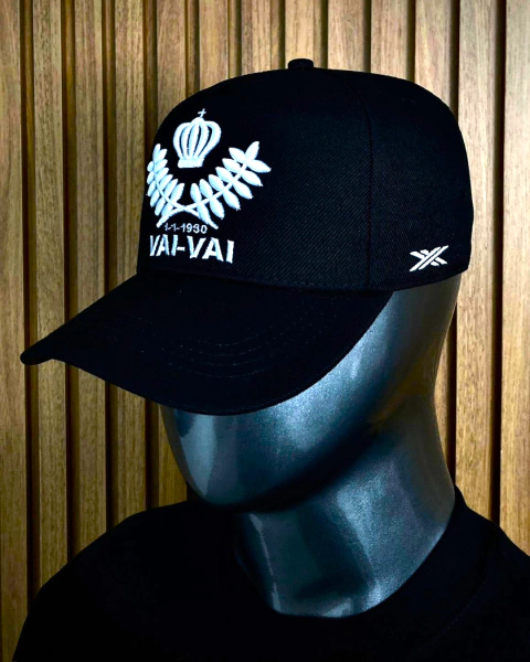 BONÉ PRETO BÁSICO ABA CURVA - comprar online