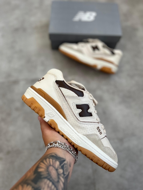 NB 550 Bege Premium: retrô, moderno e cheio de personalidade.