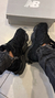 Look completo com o NB 9060 Black no pé, ideal para visuais urbanos e estilosos.