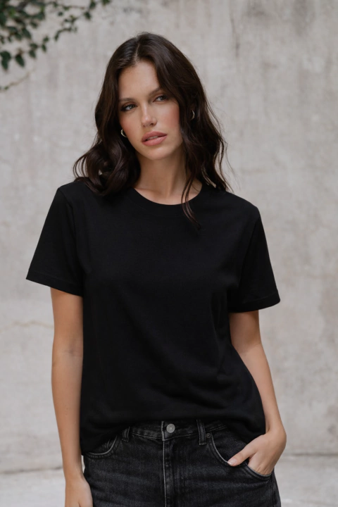 REMERA IRIS U NEGRA