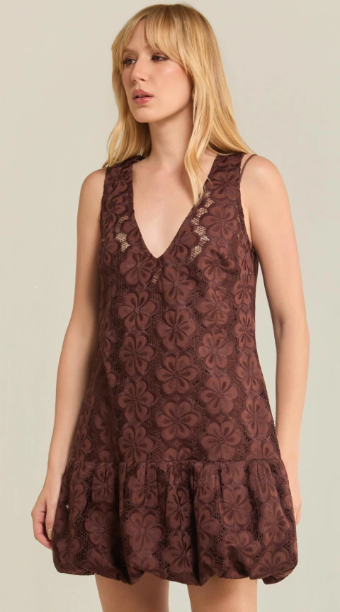 VESTIDO COM DECOTE V