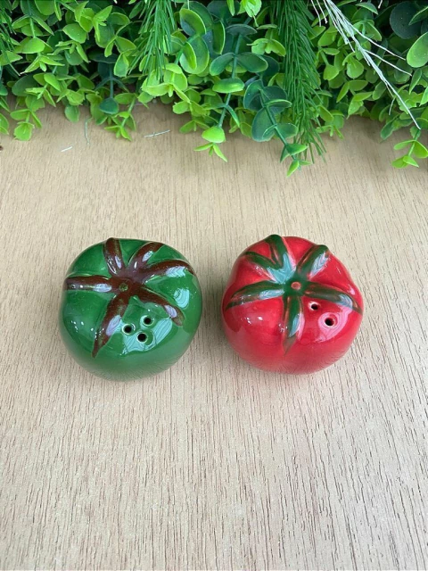 Saleiro e Pimenteiro Tomates
