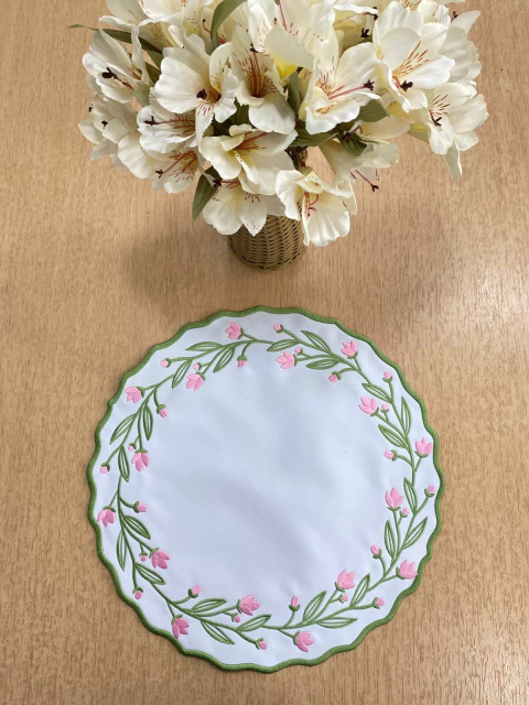 Lugar Americano Floral Bordado