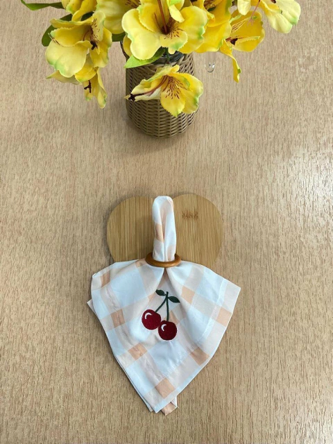 Guardanapo Bordado Cerejinha Xadrez Novo