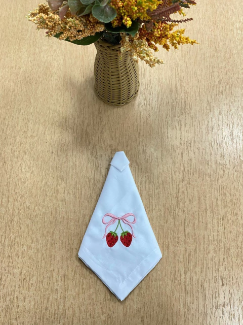 Guardanapo Moranguinho Rosa Bordado - comprar online