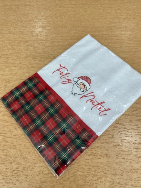 Pano de Prato Bordado "Feliz Natal" com Papai Noel