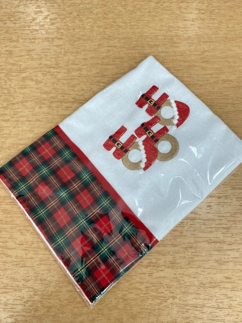 Pano de Prato Bordado "HO HO HO" Estilo Noel