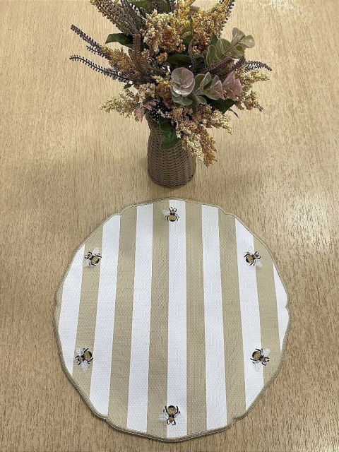 Lugar Americano Abelhinhas Bege Listrado Redondo Couro - comprar online