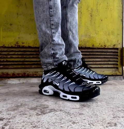 TN Black White - comprar online