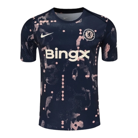 Camisa Chelsea Pré-jogo 24/25 - Torcedor Nike Masculina - Azul com detalhes em salmão