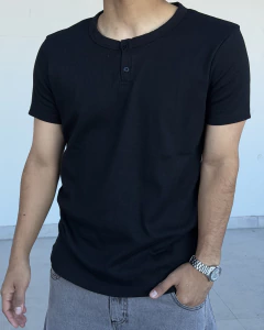 Remera Henley Negro