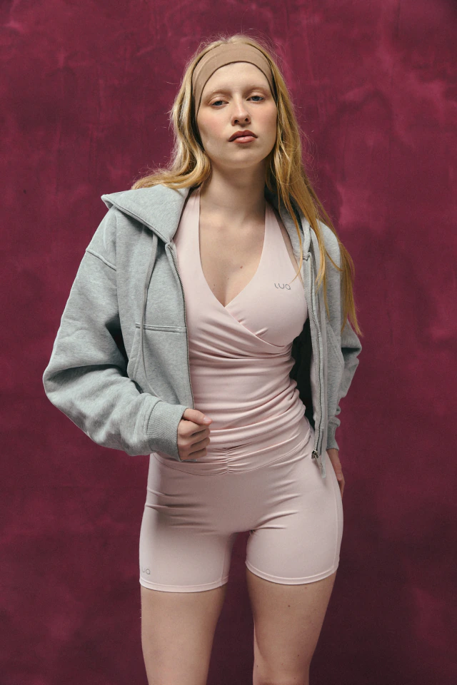Set Lara en internet