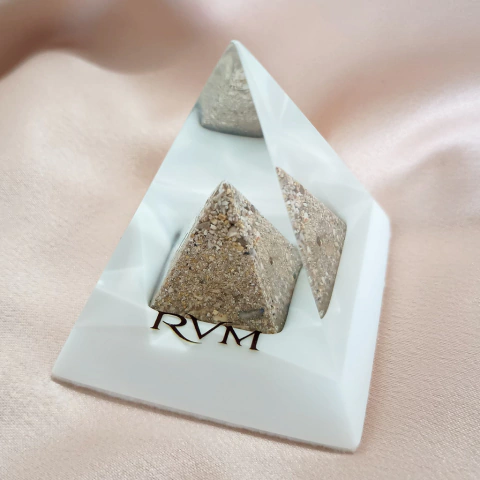 Pirâmide Cinzas - comprar online