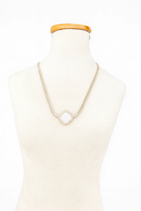 Colar Riviera Trevo Madrepérola | Inspiração - comprar online