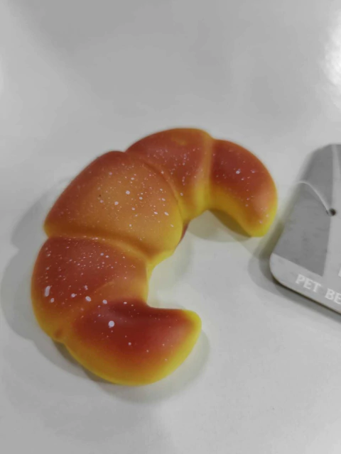 Juguete Medialuna Para Perro Con Chifle 8,5x6,5cm - comprar online