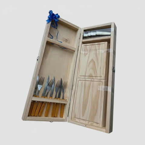 Set Para Parrilla en Valija de Madera Tabla/Platos/Tenedores/Cuchillos/Vasos - comprar online