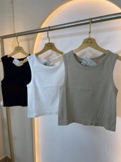 Regata Malha Importada Básica