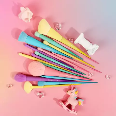 Set 17 brochas de maquillaje Docolor