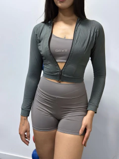 Casaquinho Cropped na internet