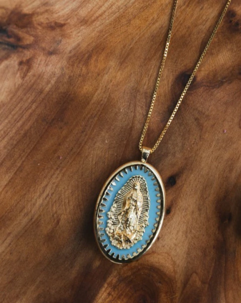 Colar Nossa Senhora Guadalupe - Fundo Turquesa - Folheado a Ouro - comprar online