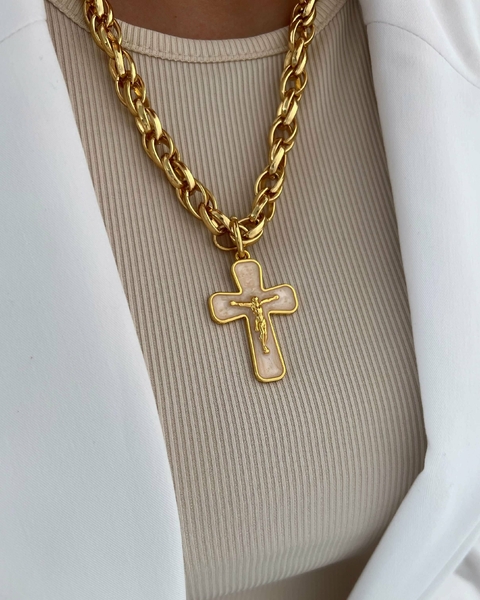 Colar Dourado de Cruz e Jesus Cristo