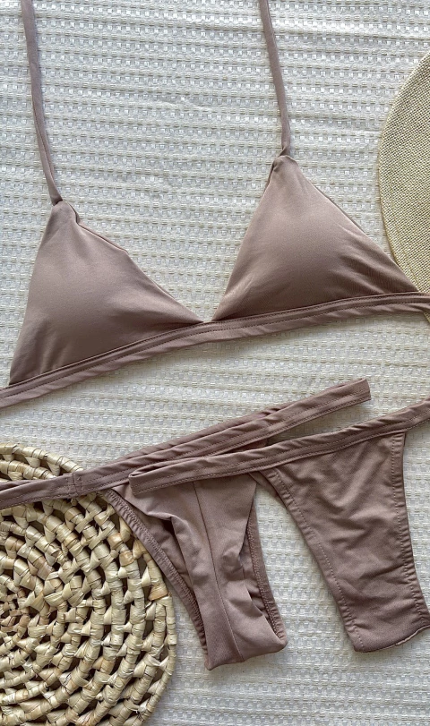 Biquíni Fita com Top Triângulo Nude