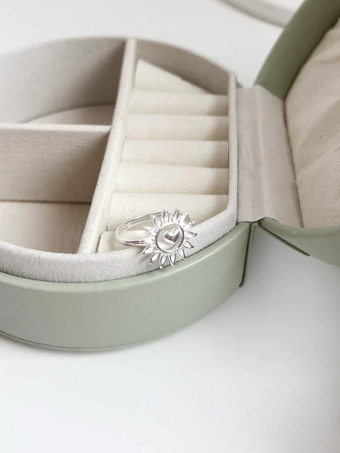 ANEL DE PRATA GIRASSOL CORAÇÃO