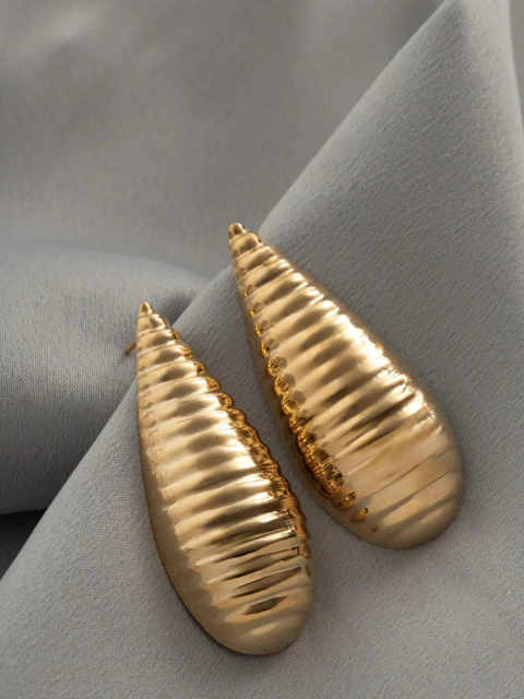 Brinco Gota Caramujo Dourado