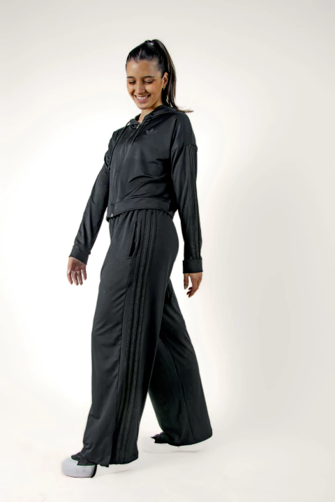 Pantalon NEGRO CON NEGRO - comprar online