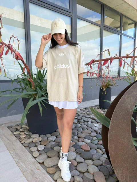 Remera retro adidas BEIGE - comprar online