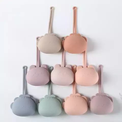 Porta Chupeta de Silicone com Cordão – Seguro e Lúdico para Levar Onde Quiser