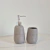 Set dispenser jabón y porta cepillo cerámica - Eikos | Productos para tu hogar con estilo y funcionalidad